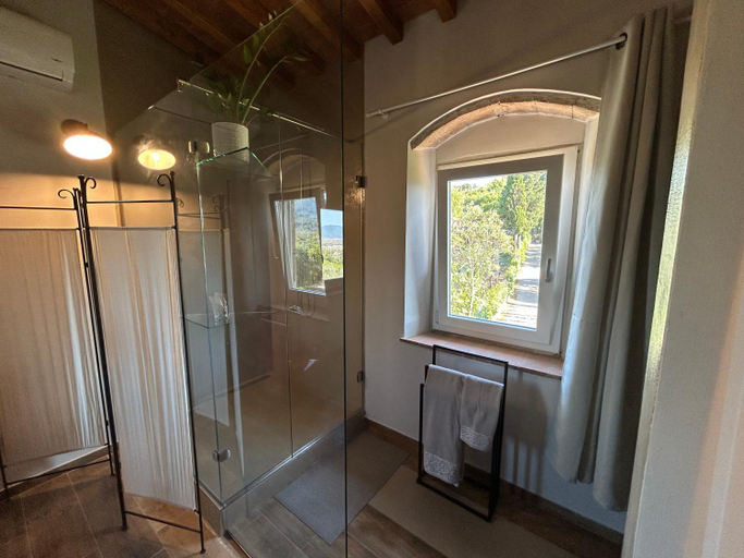 Bathroom 1, matana b&b, Prato