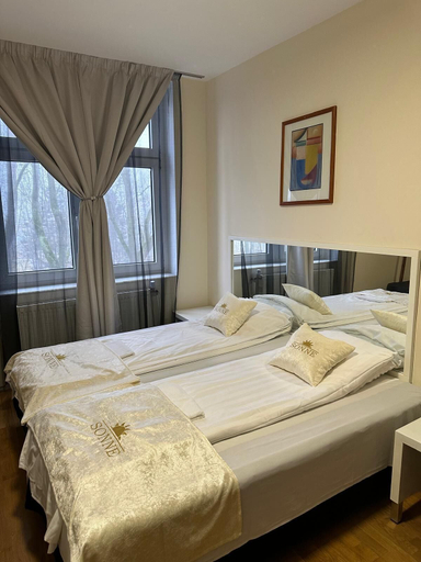Bedroom 4, Sonne Hotel, Herne