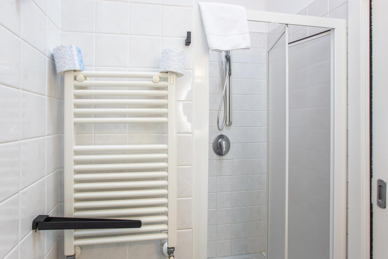 Bathroom 3, Albergo Del Sole, Lecco