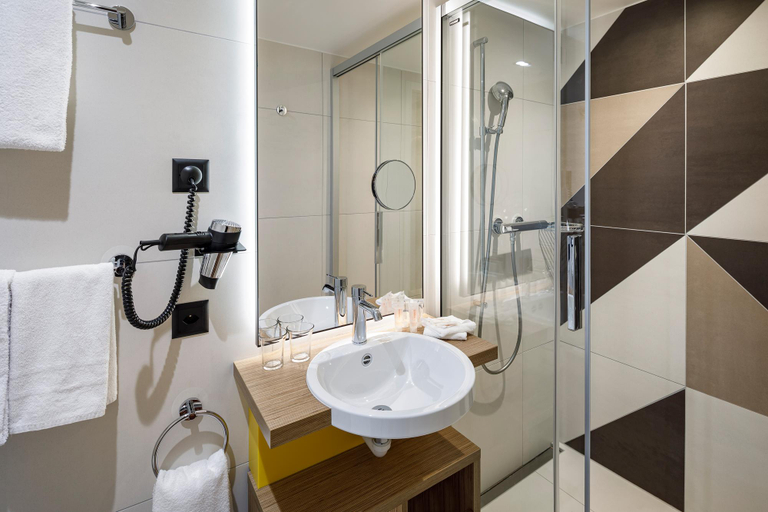 Bathroom 18
