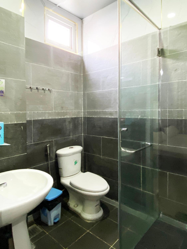Bathroom 4, Ngoc Kha Tu 1 Hotel, Long Xuyen Township