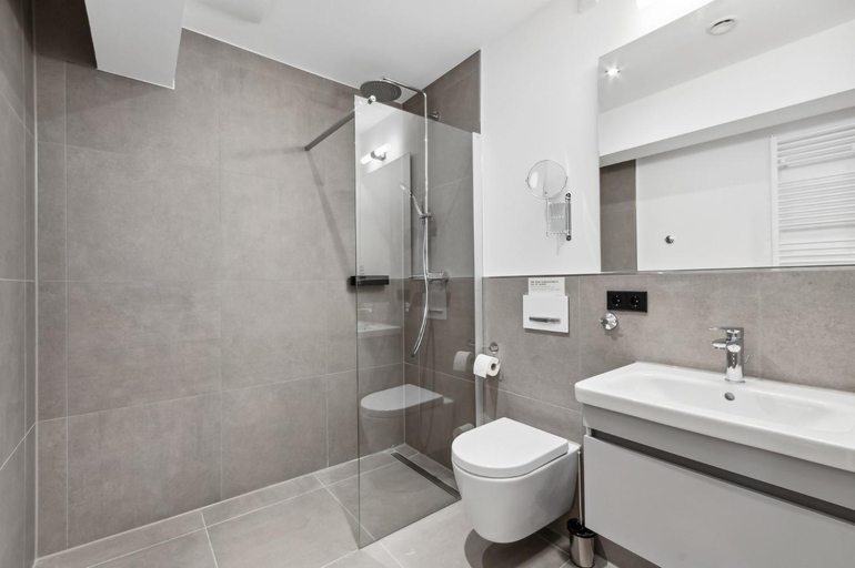 Bathroom 3, Limehome Oberhausen Paul-Reusch-Str, Oberhausen
