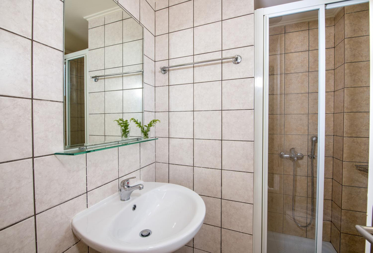 Bathroom 3, Margarita Beach Hotel, Crete