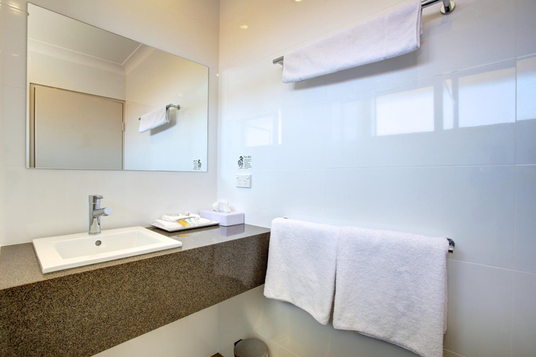 Bathroom 7