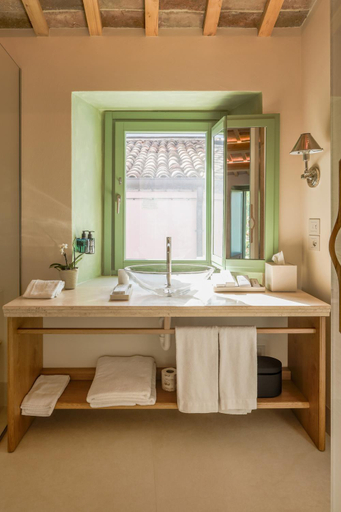 Bathroom 3, Hidden Dalla Gioconda, Pesaro E Urbino