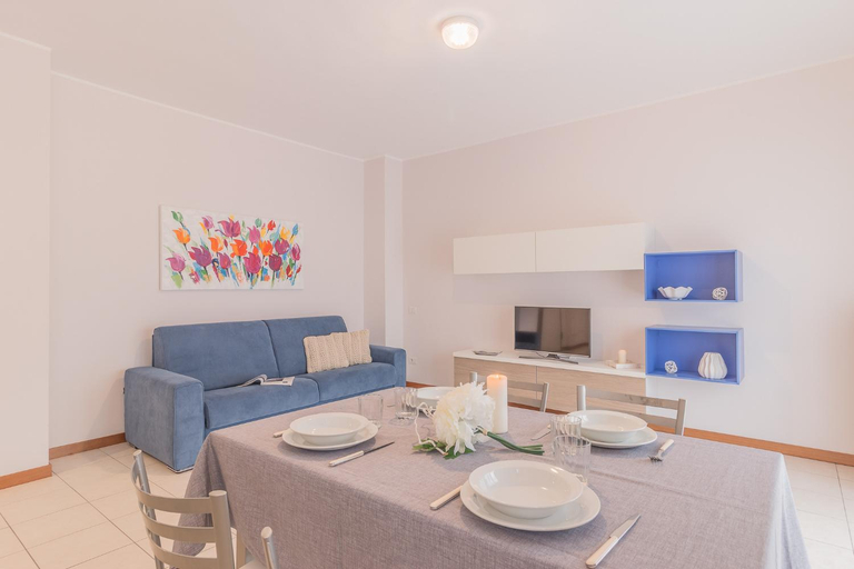Shared lounge/TV area 2, Alexis House Varenna, Lecco