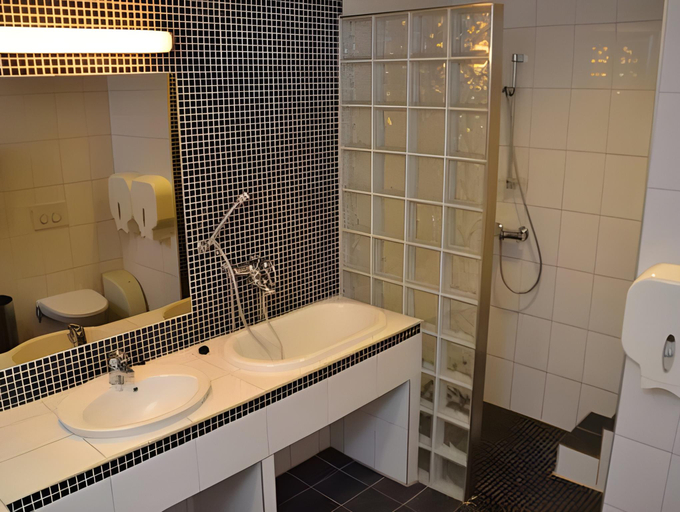 Bathroom 3, First Camp Gol   Hallingdal, Gol