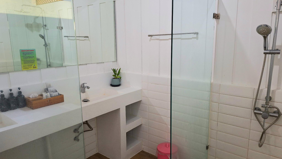 Bathroom 5