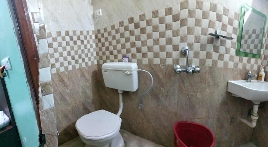 Bathroom, Hotel Nirmala Inn, Jamui