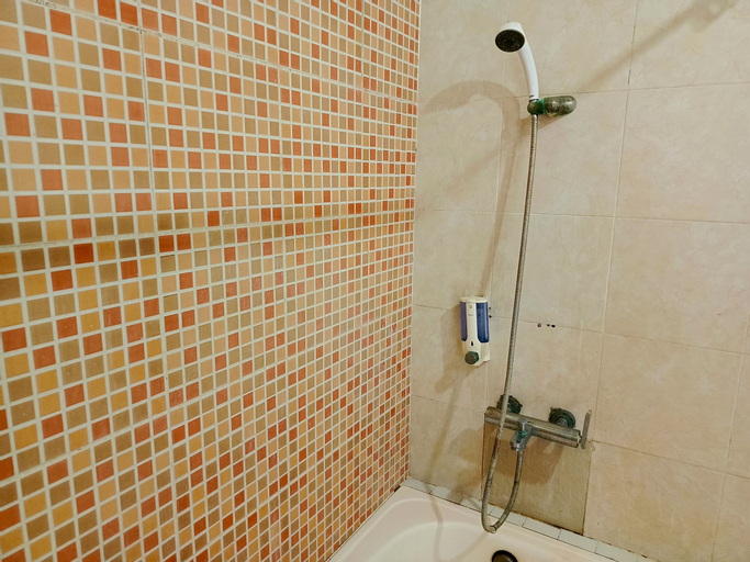 Bathroom 14
