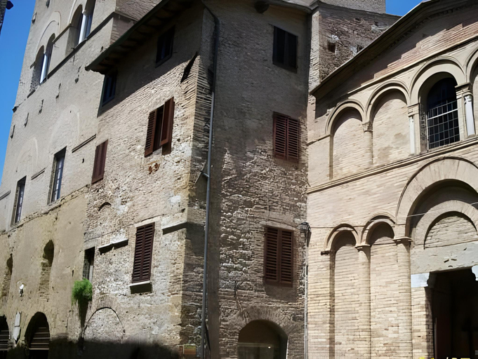 Others 4, La Torre Nomipesciolini, Siena