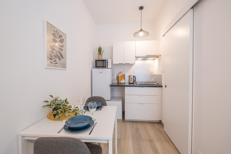 Kitchen 5, Studio chic proche aeroport & centre-ville, Hainaut