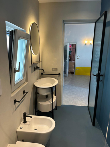 Bathroom 3, AccalmiA, Bari