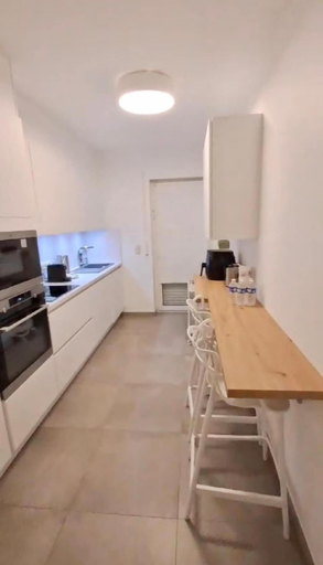 Others 4, Bright 2 bedrooms flat w parking&balcont, Luxembourg