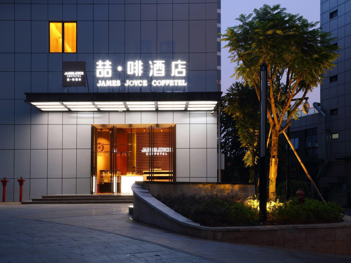 Exterior & Views 26