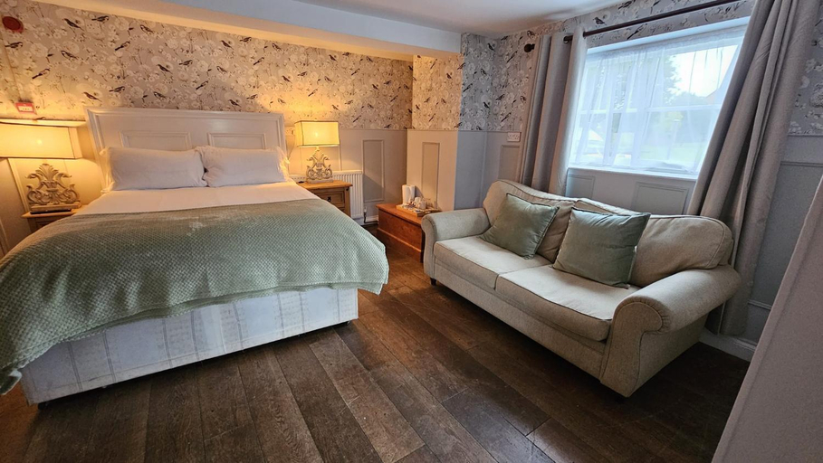Bedroom 3, College Arms, Warwickshire