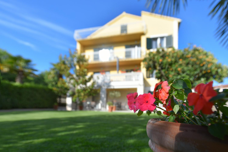 Others 4, Villa Slavica 1, Vodice
