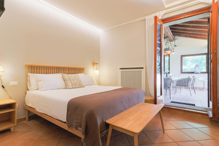 Bedroom 2, Golden View, Como