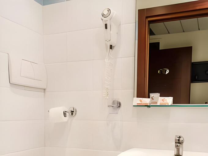 Bathroom 4, Hotel Consul - Family Hotel, Rimini