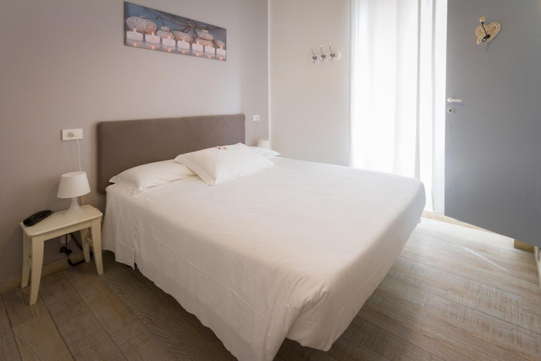 Bedroom 3, Hotel Spot Varazze, Savona