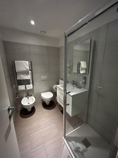 Bathroom 5