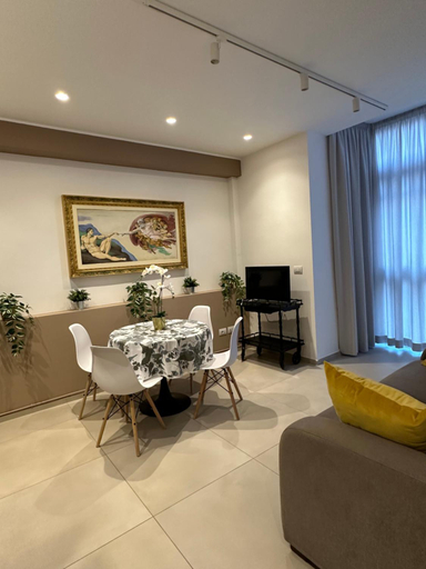 Others 4, Ennio Apartment, Bari