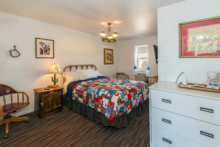 Others 5, Virginia City Inn, Storey