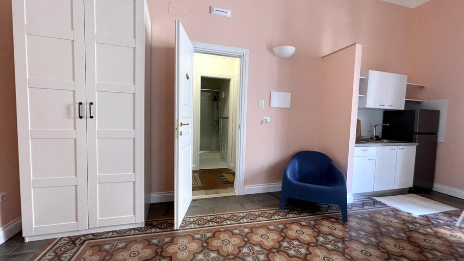 Others 5, Faraone Apartments, Catania