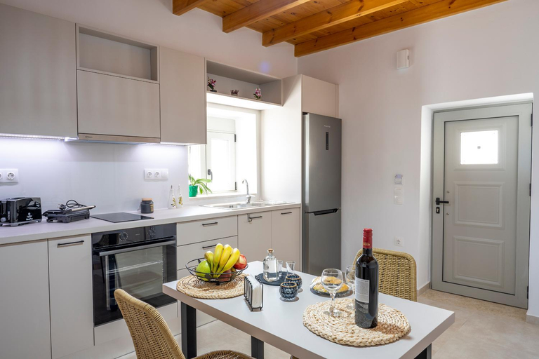 3, Klelia's Apartments, Crete