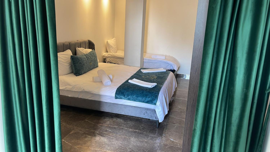 Bedroom 3, Elven Hotel