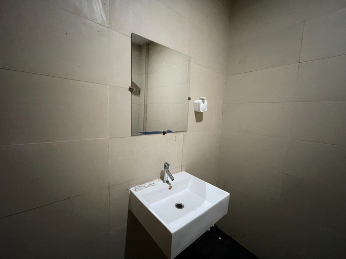 Bathroom 15