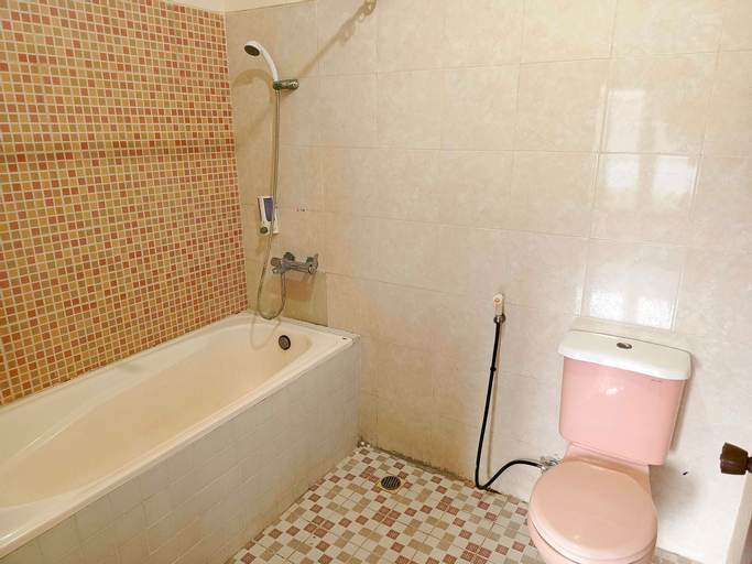 Bathroom 15