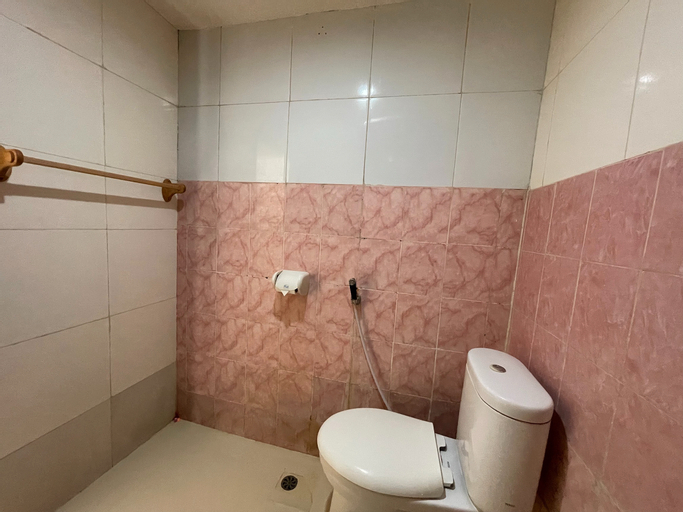 Bathroom 18