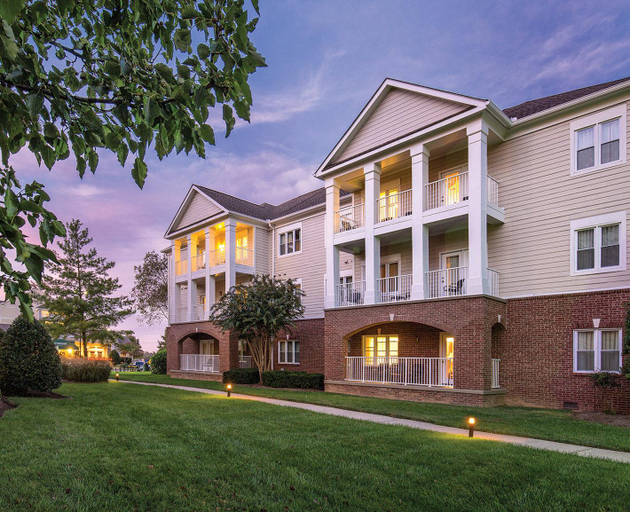 Exterior & Views