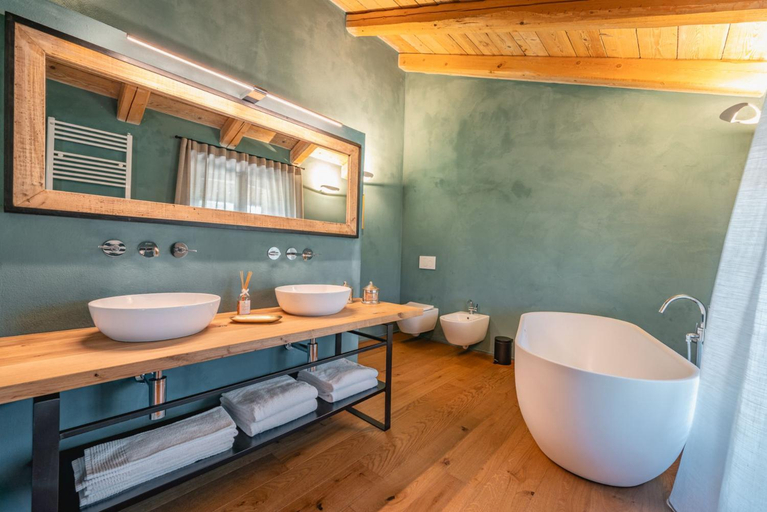 Bathroom 4