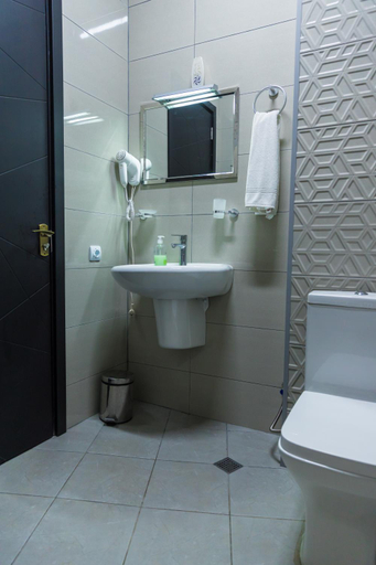 Bathroom 2, TJ GARDENS, Batumi