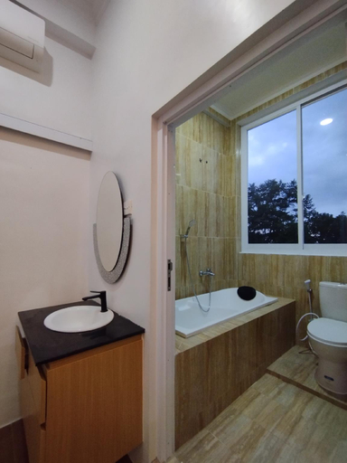 Bathroom 4
