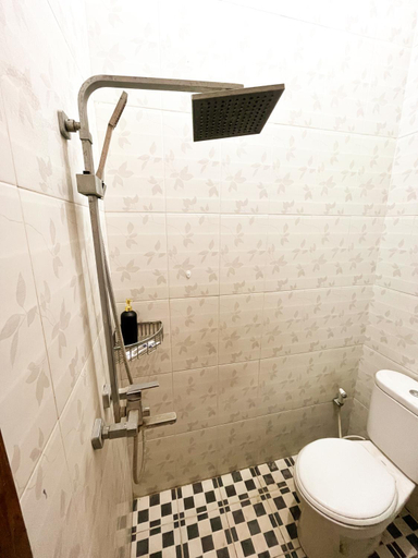 Bathroom 17