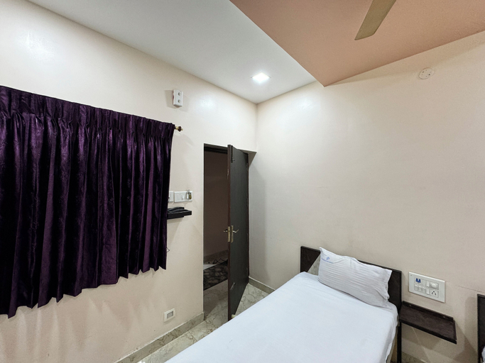 Bedroom 2, sivamurugan residency, Namakkal