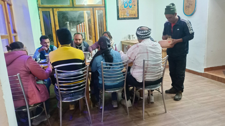 Food & Drinks 4, Ganga River View, Uttarkashi