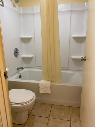 Bathroom 3, Best Inn, Columbia