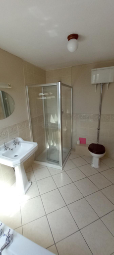 Bathroom 3, Ardsallagh Lodge