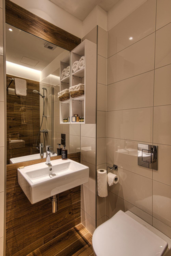 Bathroom 4, Cardoner Hotel and Conference Centre, Szentendre