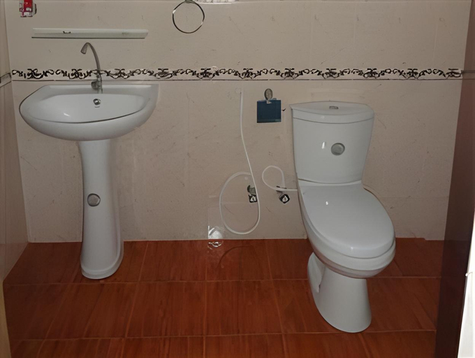 Bathroom 4, Lak Nilla Guest House, Hingurakgoda