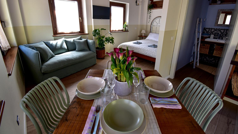 Dining Room 12