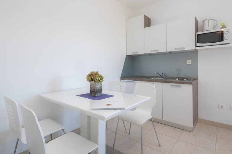 Others 4, Apartments Vukovic, Podstrana
