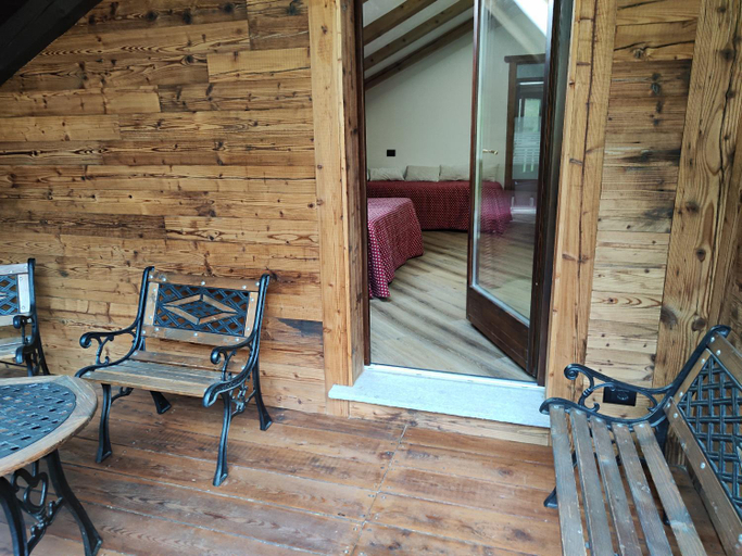 Others 3, A casa da Elide, Aosta