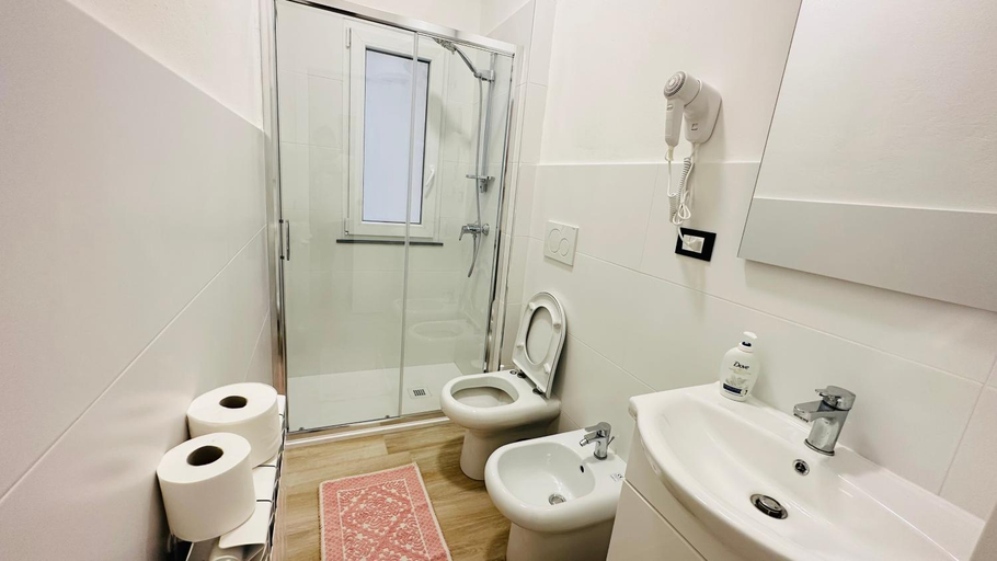 Bathroom 7
