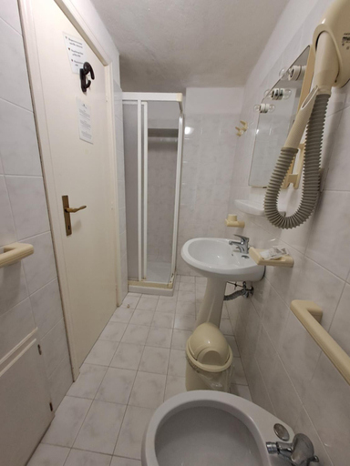 Bathroom 3, Le Roccette Mare Beach Hotel & Restaurant, Vibo Valentia