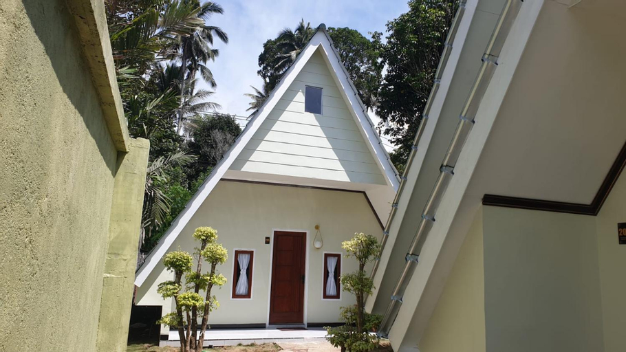 Exterior 1